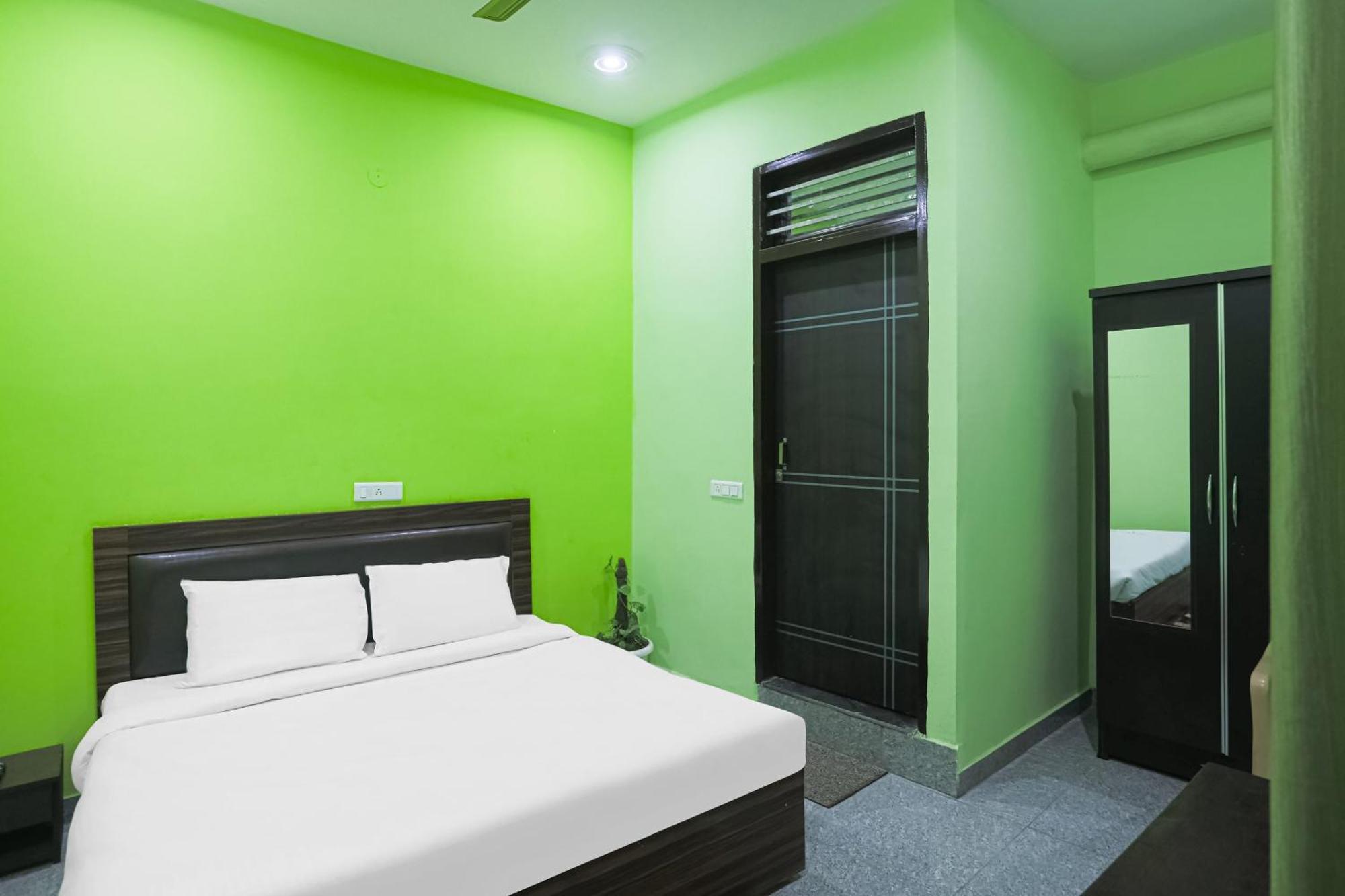 Capital O A-One Hotel Manesar Buitenkant foto