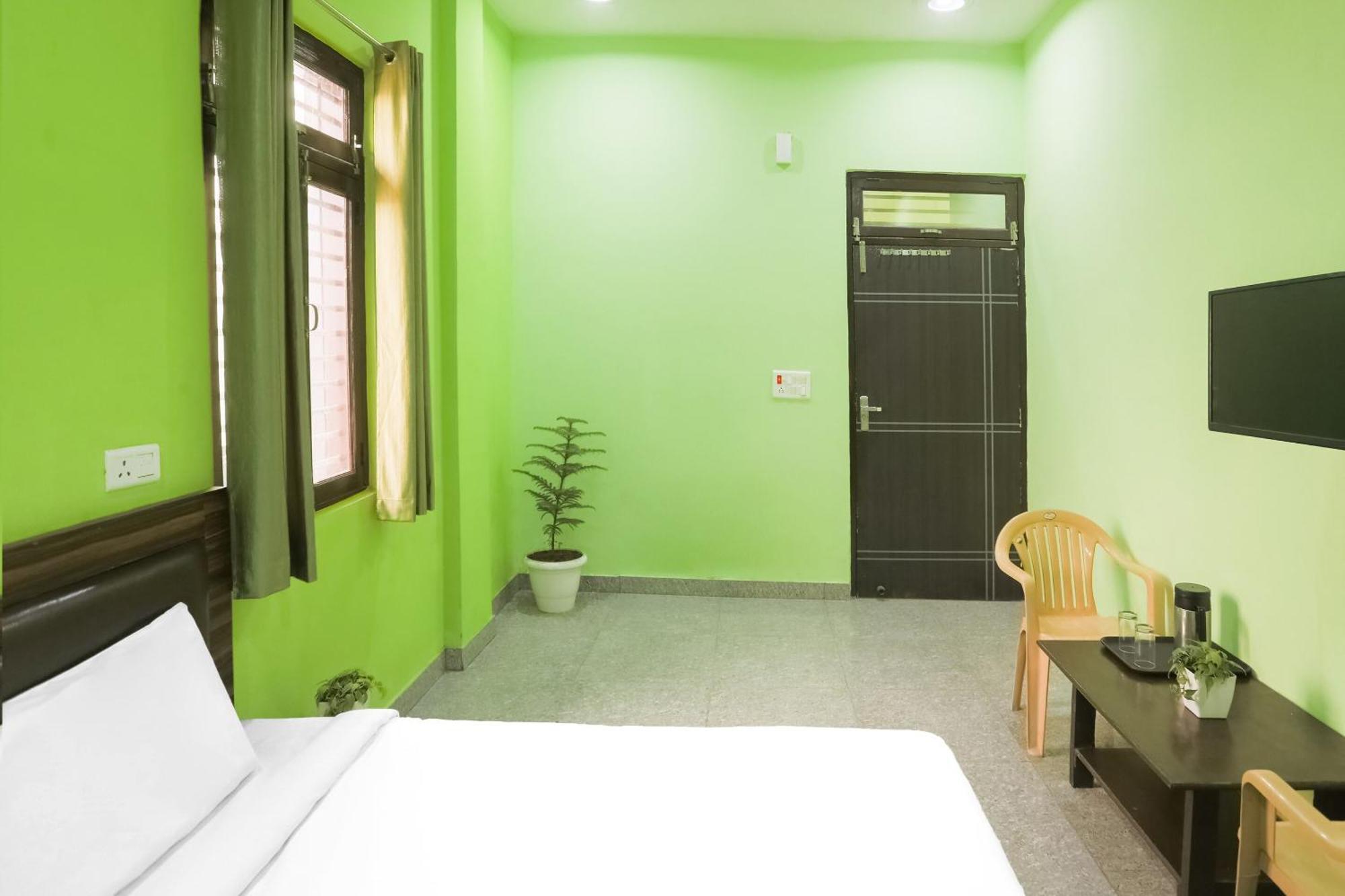 Capital O A-One Hotel Manesar Buitenkant foto